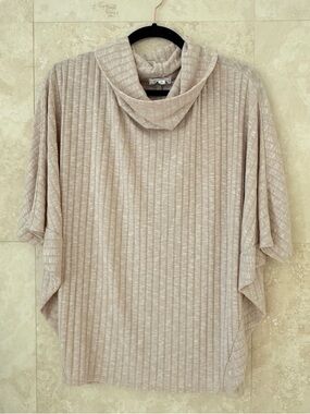Emma & Olivia Beige Ribbed Cowl Neck Poncho Sweater Short Sleeve Medium EUC